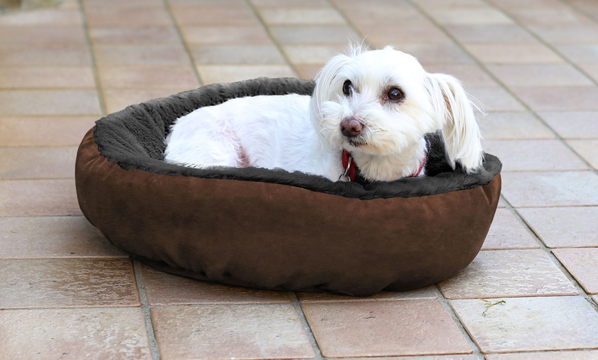 Image 10: Padded Round Kennel