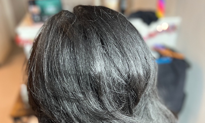 Image 2: Up to 51% Off on Salon - Natural Hair Care at Ready, Set, Cosmo