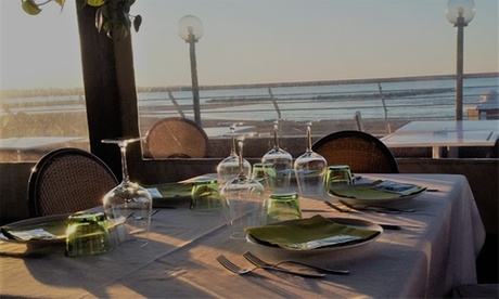 Menu gourmet di pesce da 5 portate con vino per 2 o 4 persone al Barafonda Beach Restaurant (sconto fino a 66%)