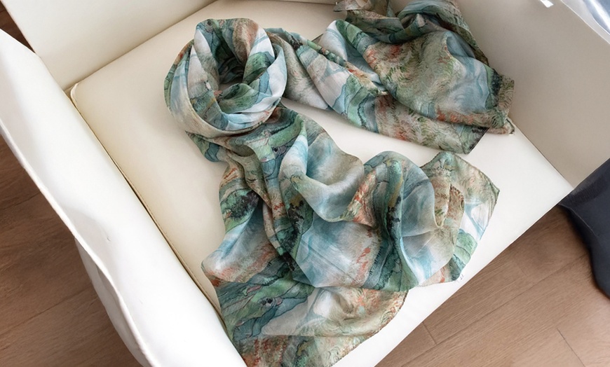 Image 7: Luxe zijden sjaal