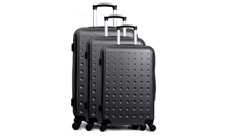 Image 3: Three-Piece Hero Luggage Set