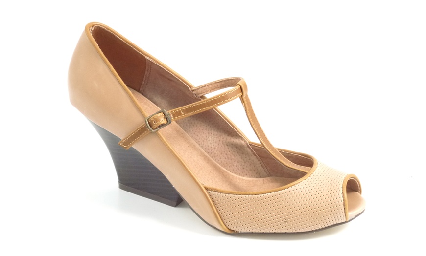 Image 4: Peep-Toe Wedge Shoes