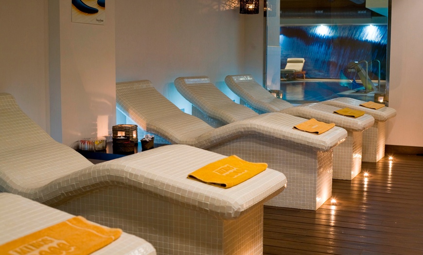 Image 15: Barcelona: Double Room with Breakfast and One Spa Access