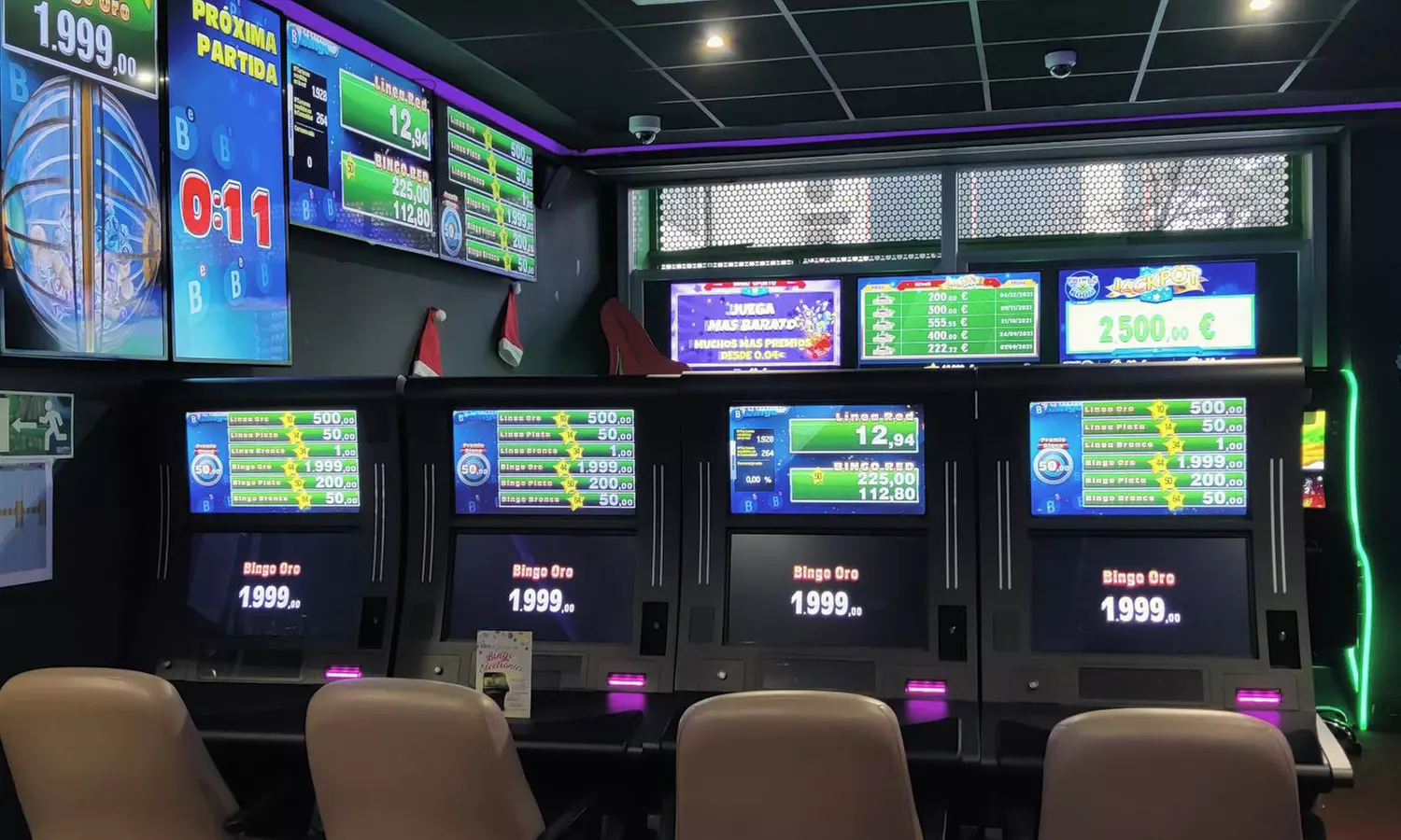 Cena en sala de bingo