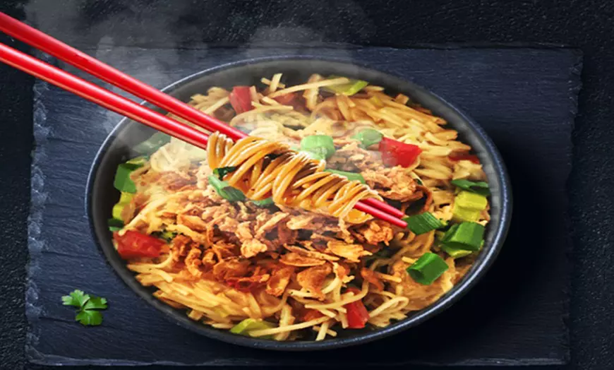 Image 1: Menu asiatique en 2 services au choix pour 1 ou 2