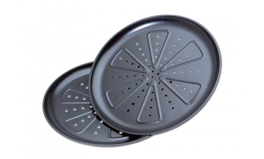 Image 3: Two-Piece Pizza Baking Tray Set