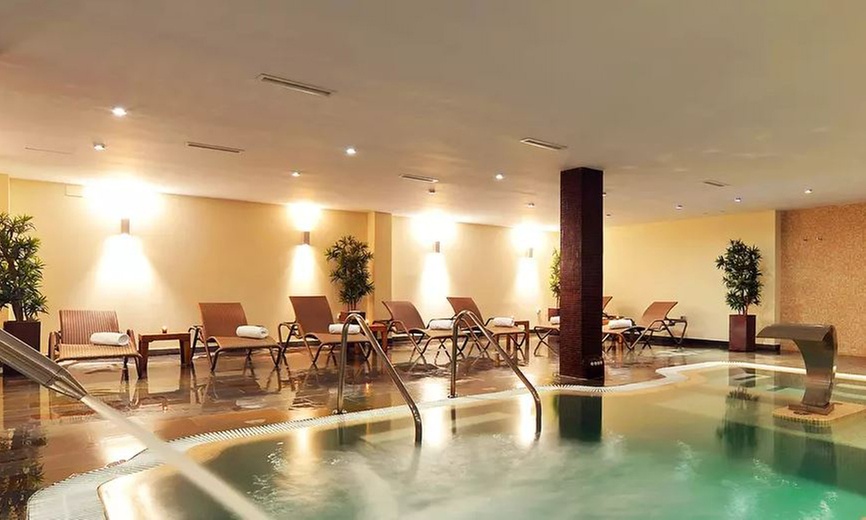 Acceso a spa para 2 con copa de cava y opción a buffet y masaje