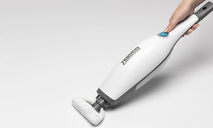 Image 4: Zanussi Two-in-One Steam Mop