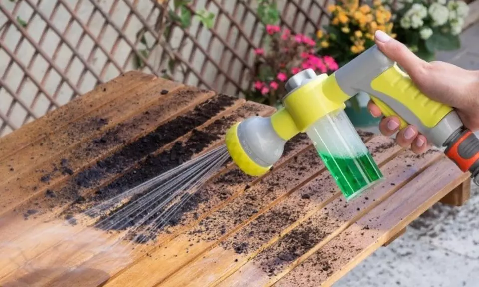 1 o 2 pistole ad acqua ad alta pressione con serbatoio 8 in 1 - Primary Image