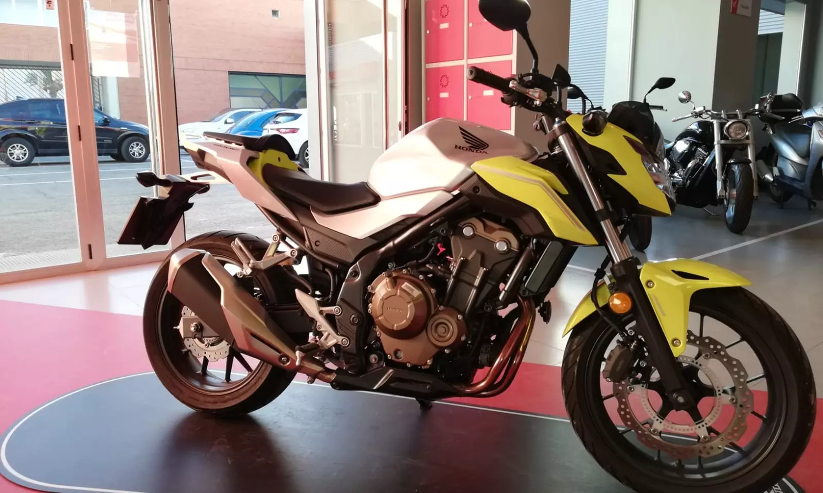 Curso para el carnet de coche o moto en Autoescuela Sabinal