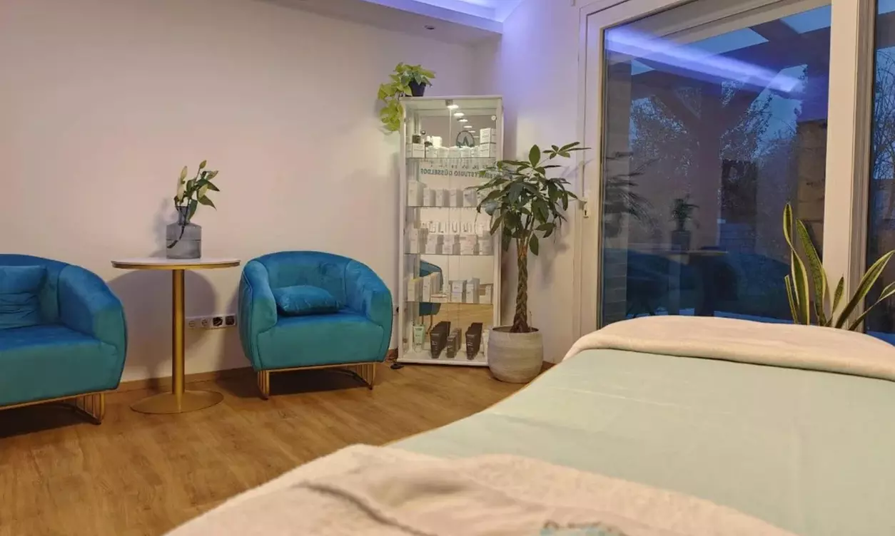 Einfarbige oder zweifarbige Powder Brows oder Wimpernkranzverdichtung