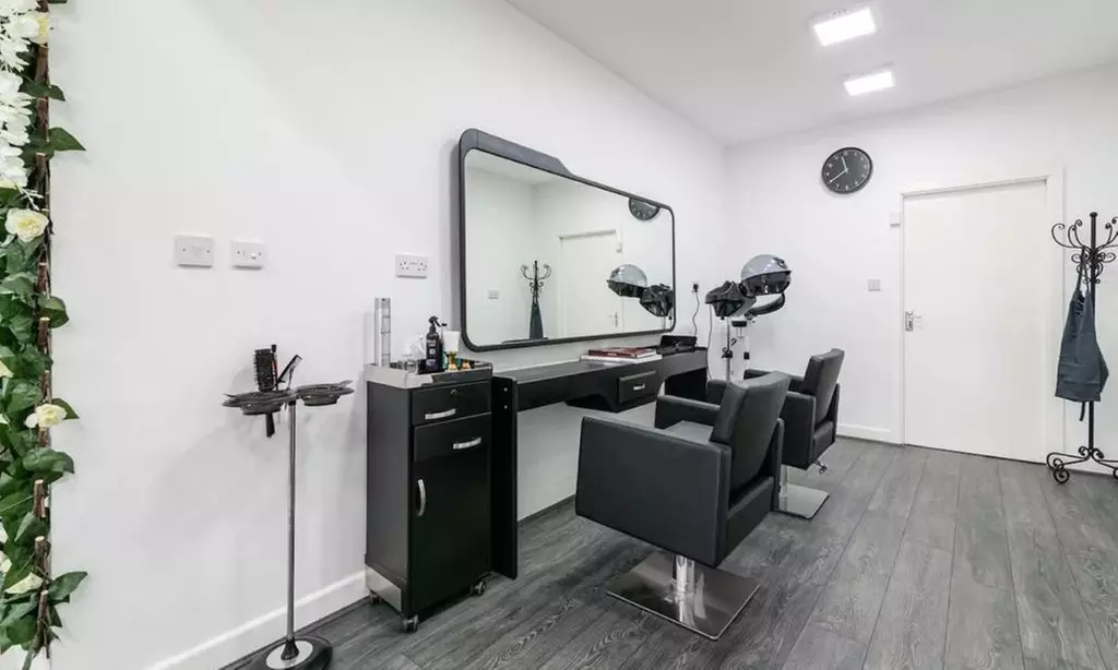 Up to 52% Off on Hair Colour / Highlights at Glitz salon