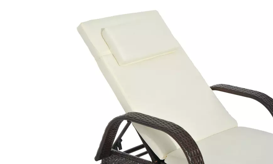 Image 3: Outsunny Rattan-Effect Single Sun Lounger