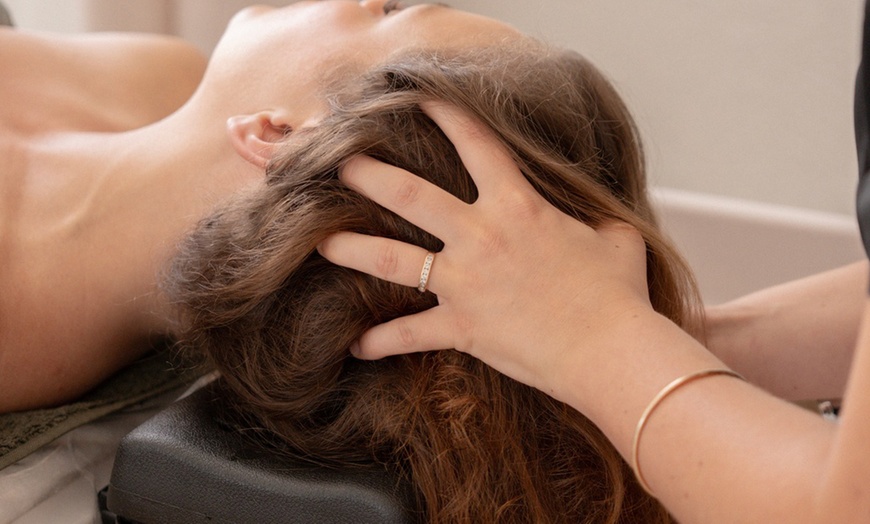 Image 3: Éveil sensoriel : rituel bien-être head spa et soin botox capillaire