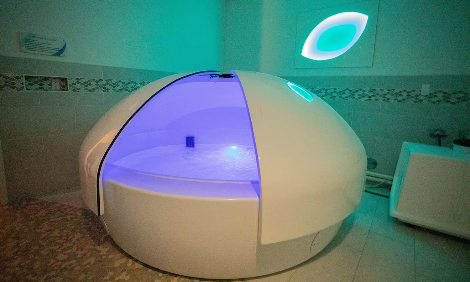Unwind and Rejuvenate: Experience 60-Minute Float Therapy Session