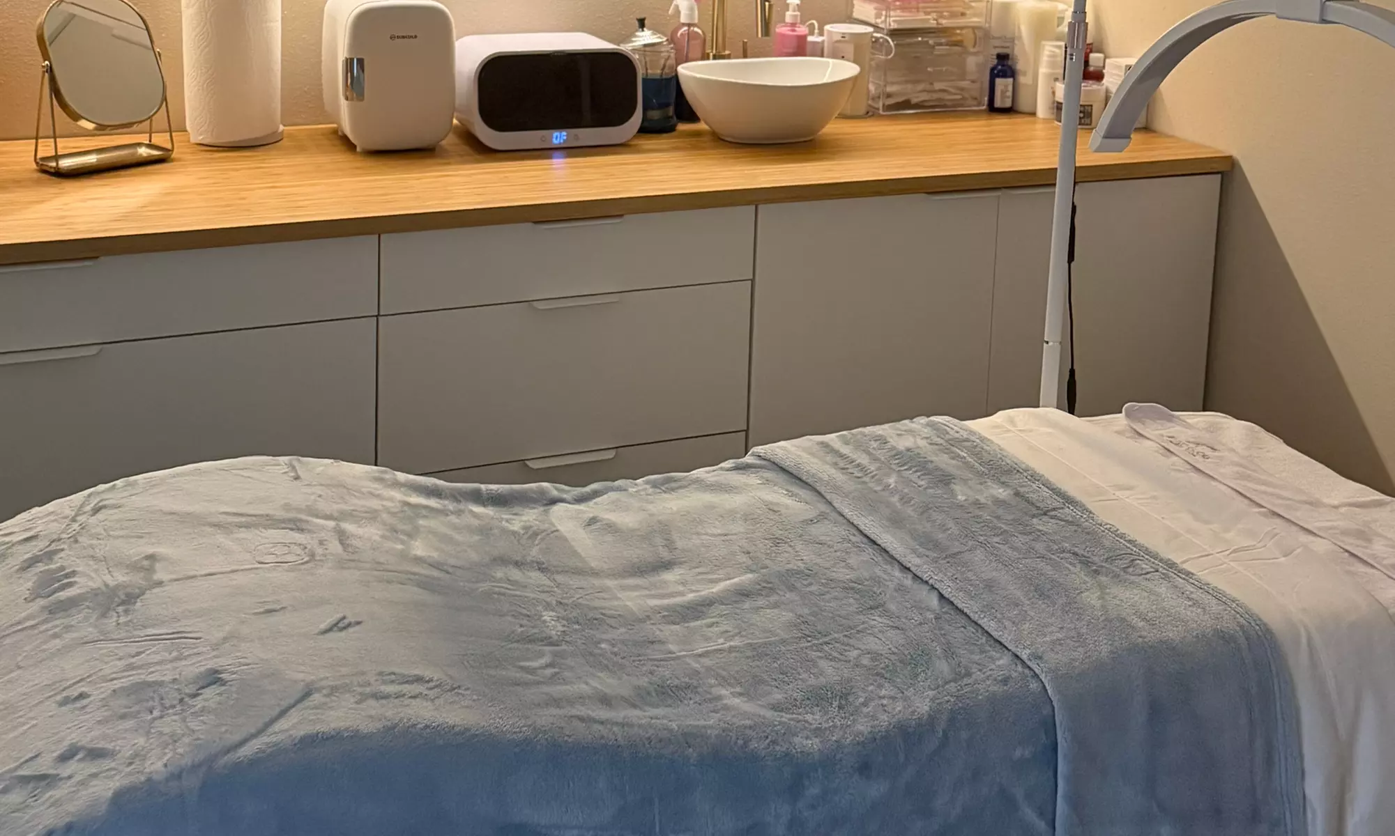 Glow with One, Two, Three, or Five 75-Minute HydraFacials 