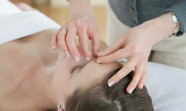 Natürliches Facelifting: 1 oder 2 Anti-Aging-Akupunktur-Behandlungen in Hamburg (bis zu 78% sparen) - Primary Image