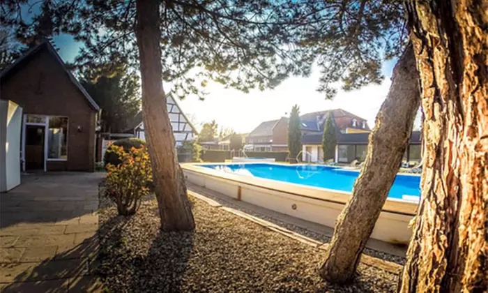 Tageskarte für die Saunalandschaft und alle Bäder im Hof Hahn (21% sparen) - Primary Image