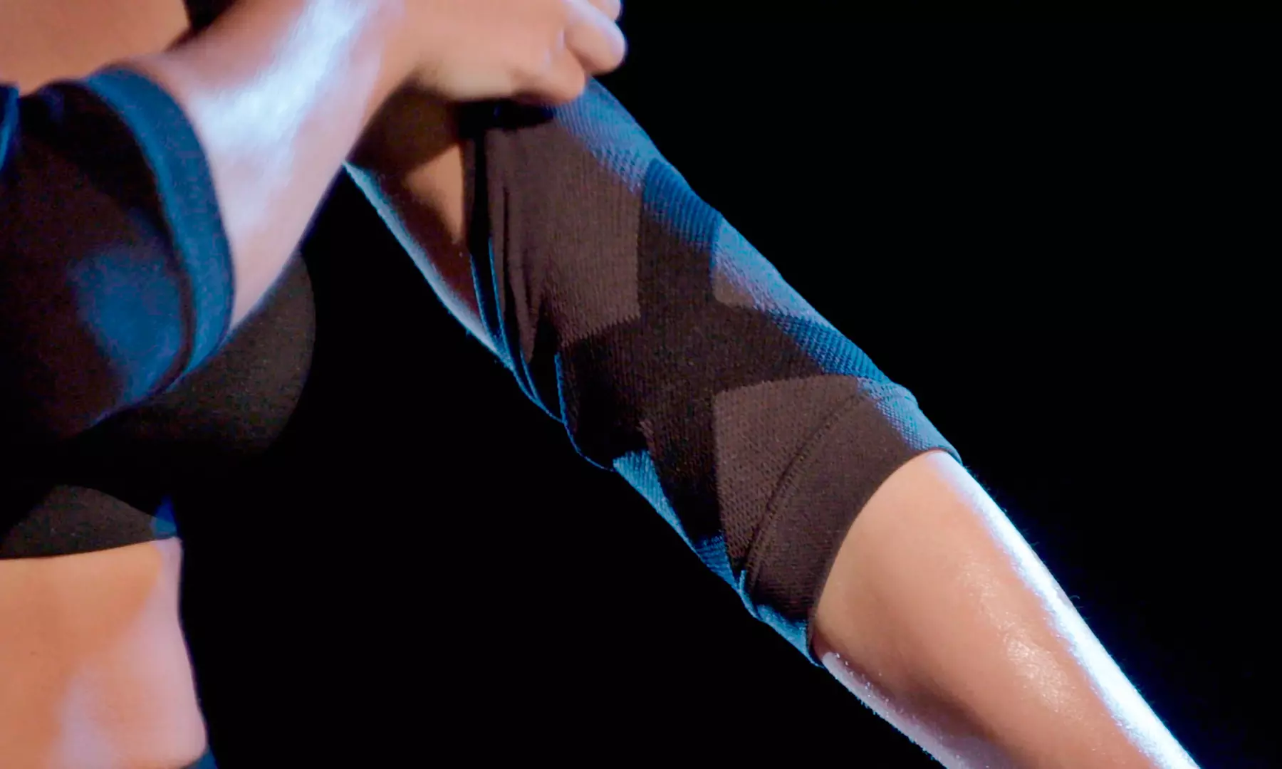 Vantelin Therapeutic Elbow Support Brace - Second Medium