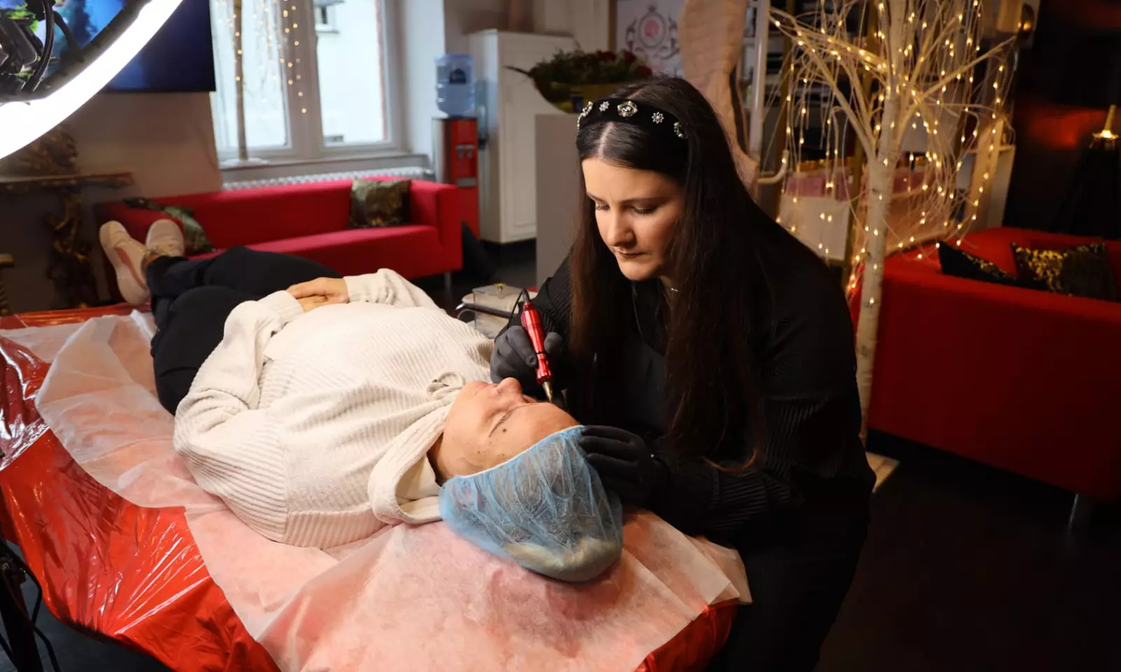 BB-Glow, Russische Kräuterschälkur, Microneedling, Kaviar/Cannabis Gesichtsmaske und Mehr (bis zu 55% sparen) - Primary Image