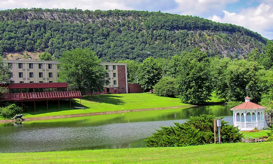 Stay with Dining Credit at Best Western Inn at Hunt's Landing in Matamoras, PA, with Dates into March - Primary Image