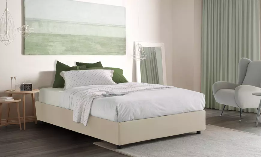 Image 5: Lit double "Silvia" avec matelas en option