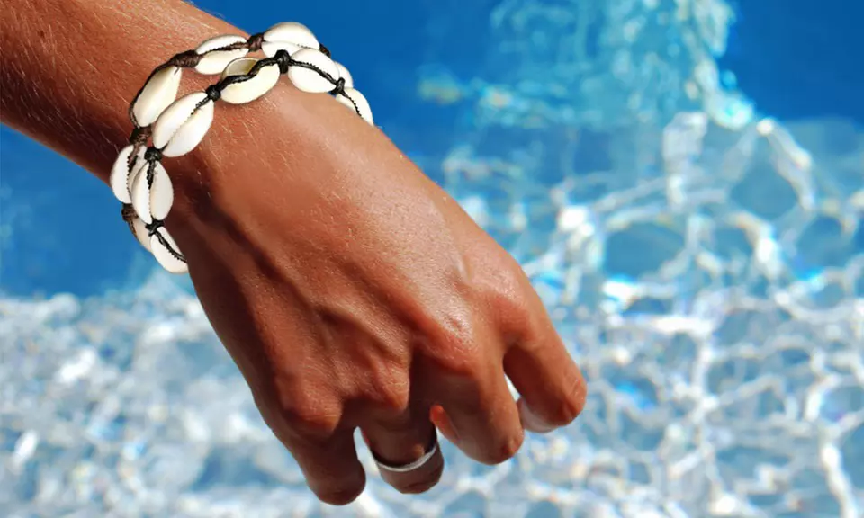 1 ou 3 bracelets coquillage lien en coton ciré - Primary Image