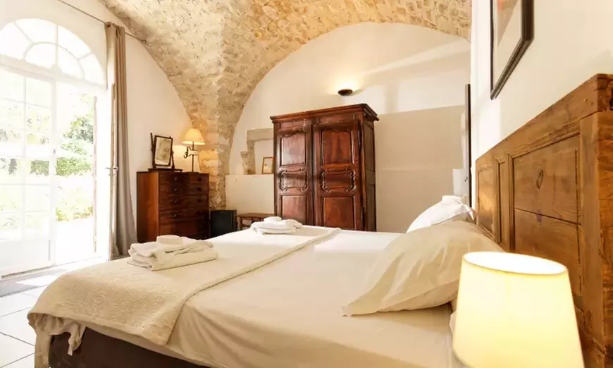 Gard : chambre "Magnenerie"  ou "Château" avec petit-déjeuner