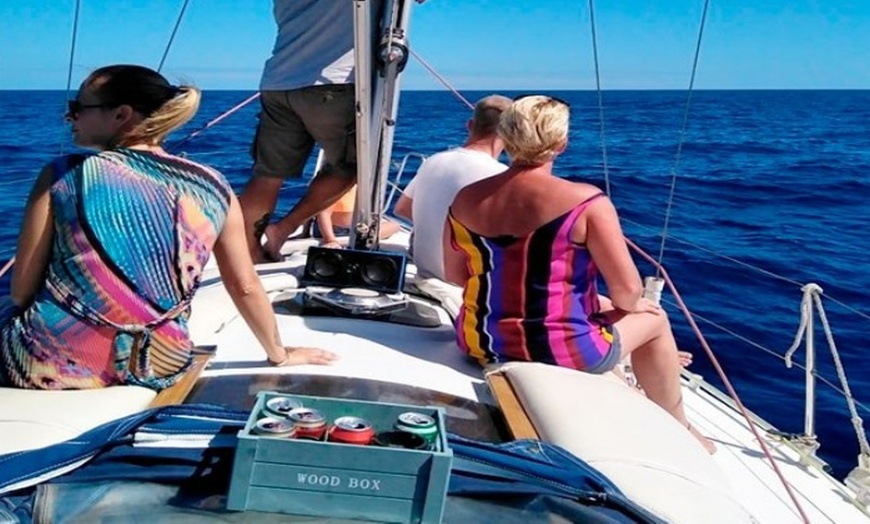 Image 10: Excursión en velero, comida y bebidas con Sailing Excursion Gulliver