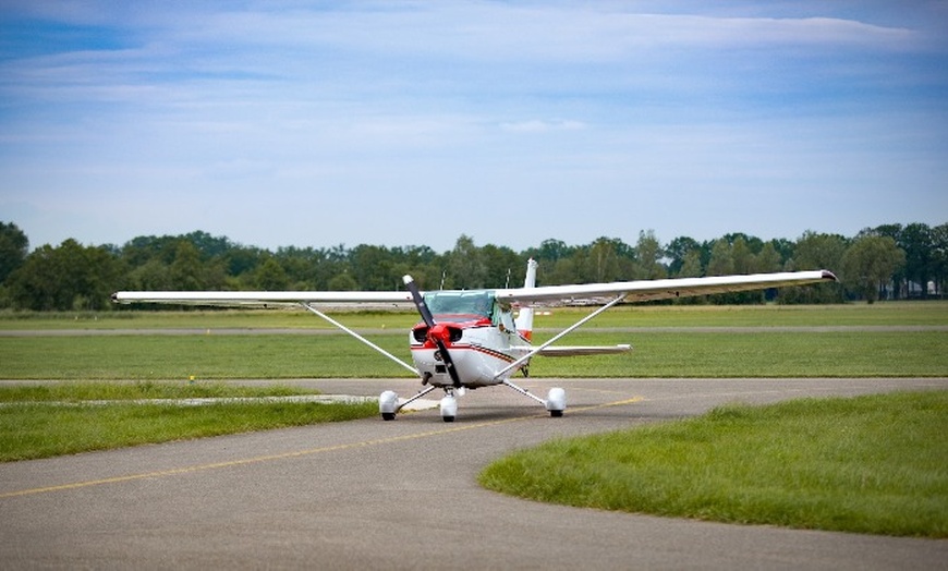 Image 4: Voel de adrenaline: zelf vliegen met een Cessna vliegtuig