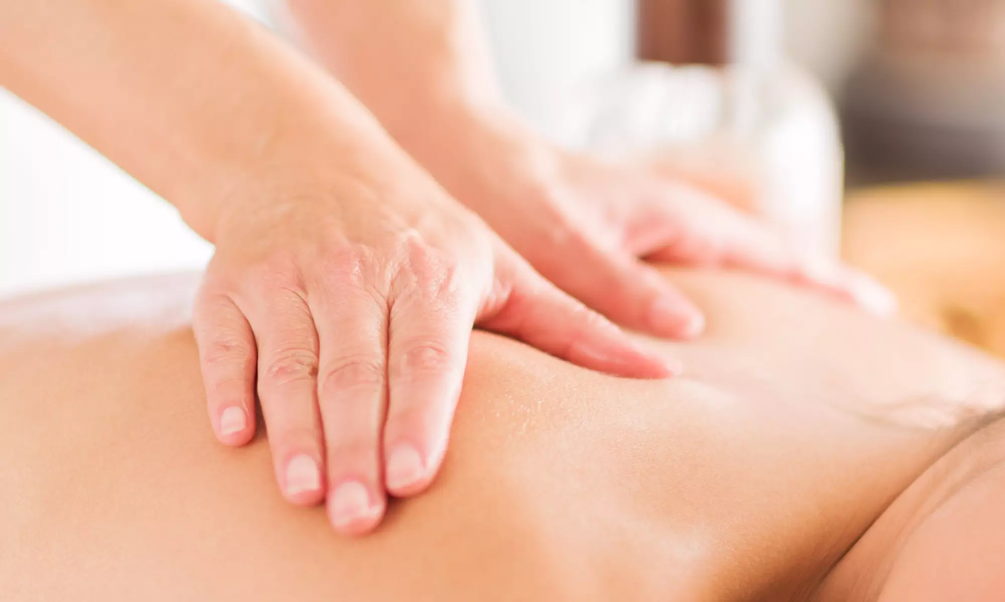 Relaxing Deep Tissue Massage Sessions for 60 or 90 Minutes