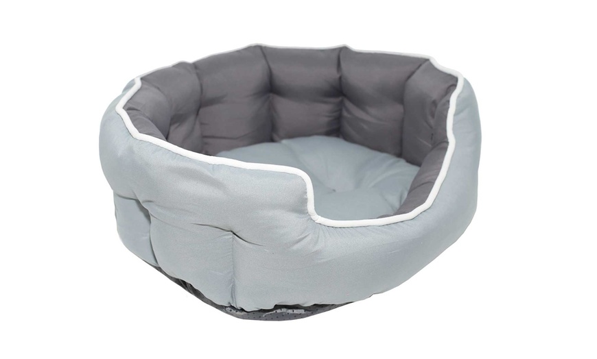 Image 3: Quilted Pet Bed