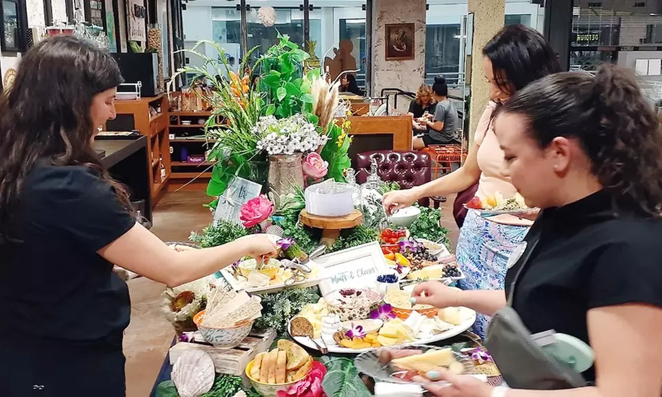 Holiday Wine Glass Painting Class – Create Custom Gifts!