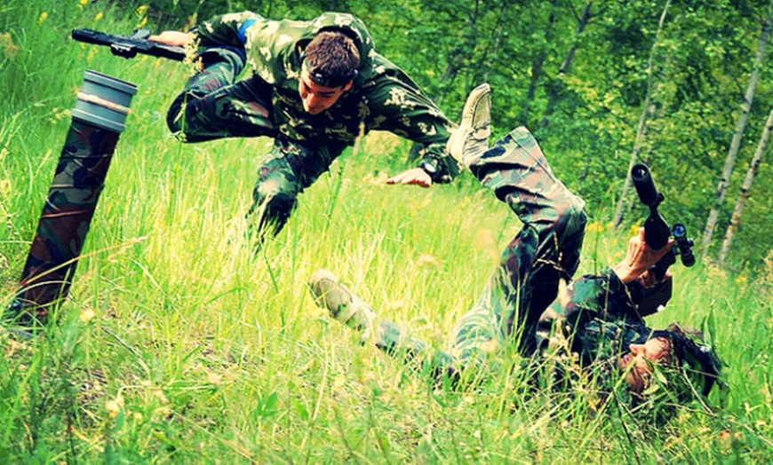 Image 2: Indoor- und Outdoor-Lasertag