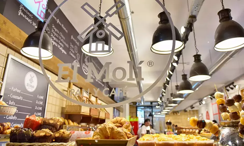 Servicio de catering para 12 o 24 personas con 115 o 230 piezas en El Molí Pan y Café Devesa - Primary Image