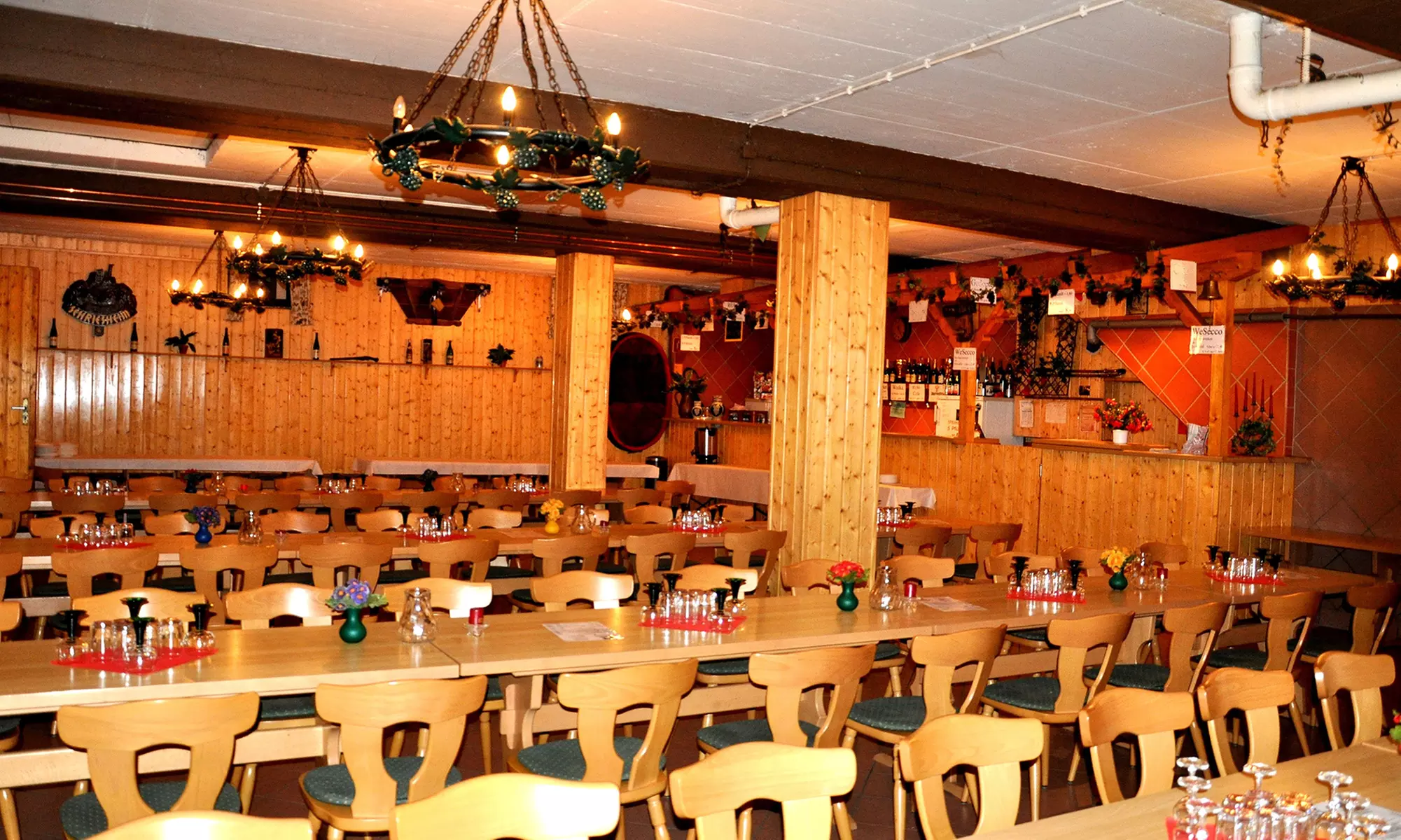 6er / 8er Weinprobe + 1 Edelbrand/Likör opt. inkl. Weinbergführung