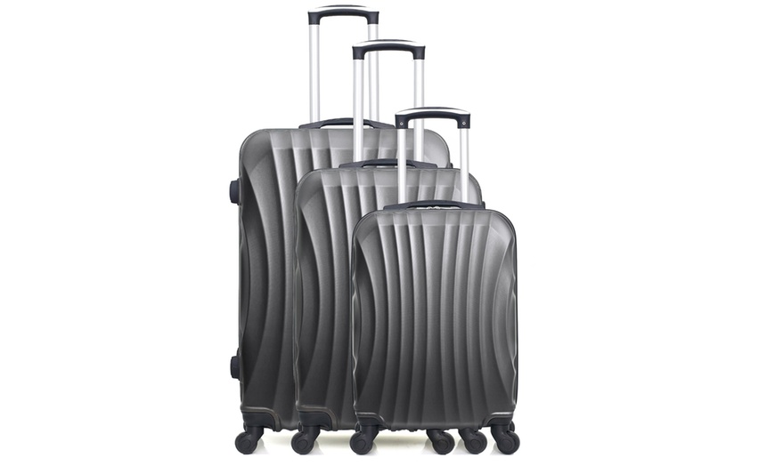 Image 11: Hero Set of Three Suitcases