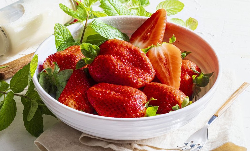 Image 4: Giant Strawberry Sweet Colossus - 1 or 2 Potted Plants