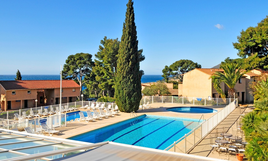 Image 1: Séjour en club sur la Côte d'Azur proche de la mer