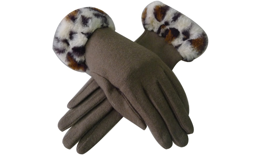 Image 3: Leopard Print Cuff Gloves