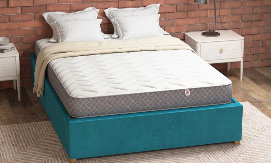 Image 1: Aspire UK Made 700 Eco Foam Hybrid Sprung Value Mattress