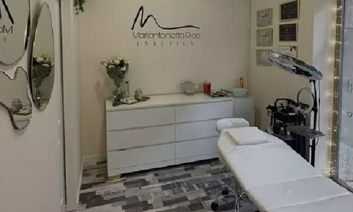 Sesión de microblading o micropigmentación en cejas, eyeliner o labios