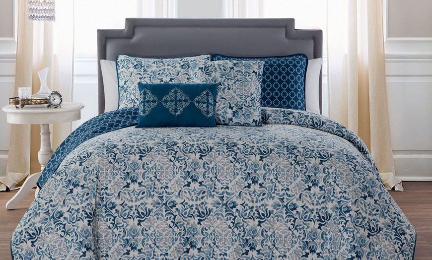 Arabella Quilt Set (5-Piece) | Groupon Goods