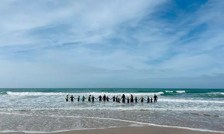 Vive la aventura del surf con clases personalizadas en Round House