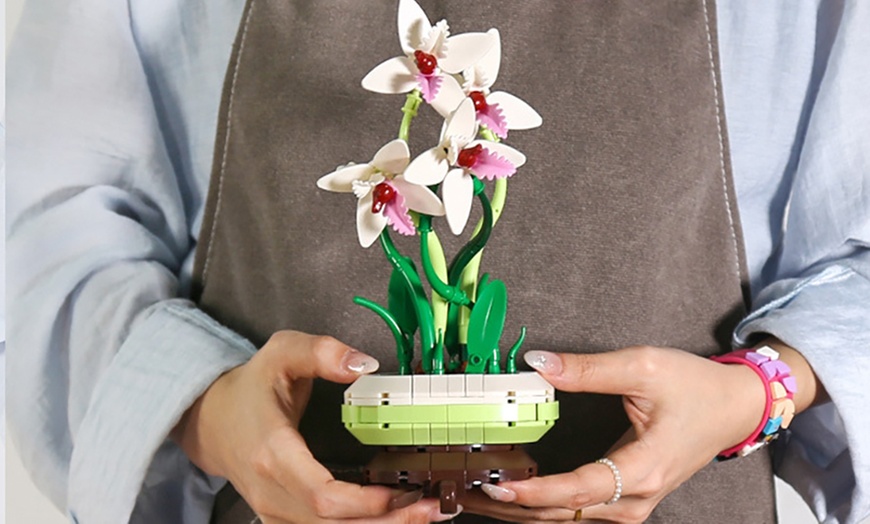 Image 5: LEGO Inspired Flowers Building Blocks Set