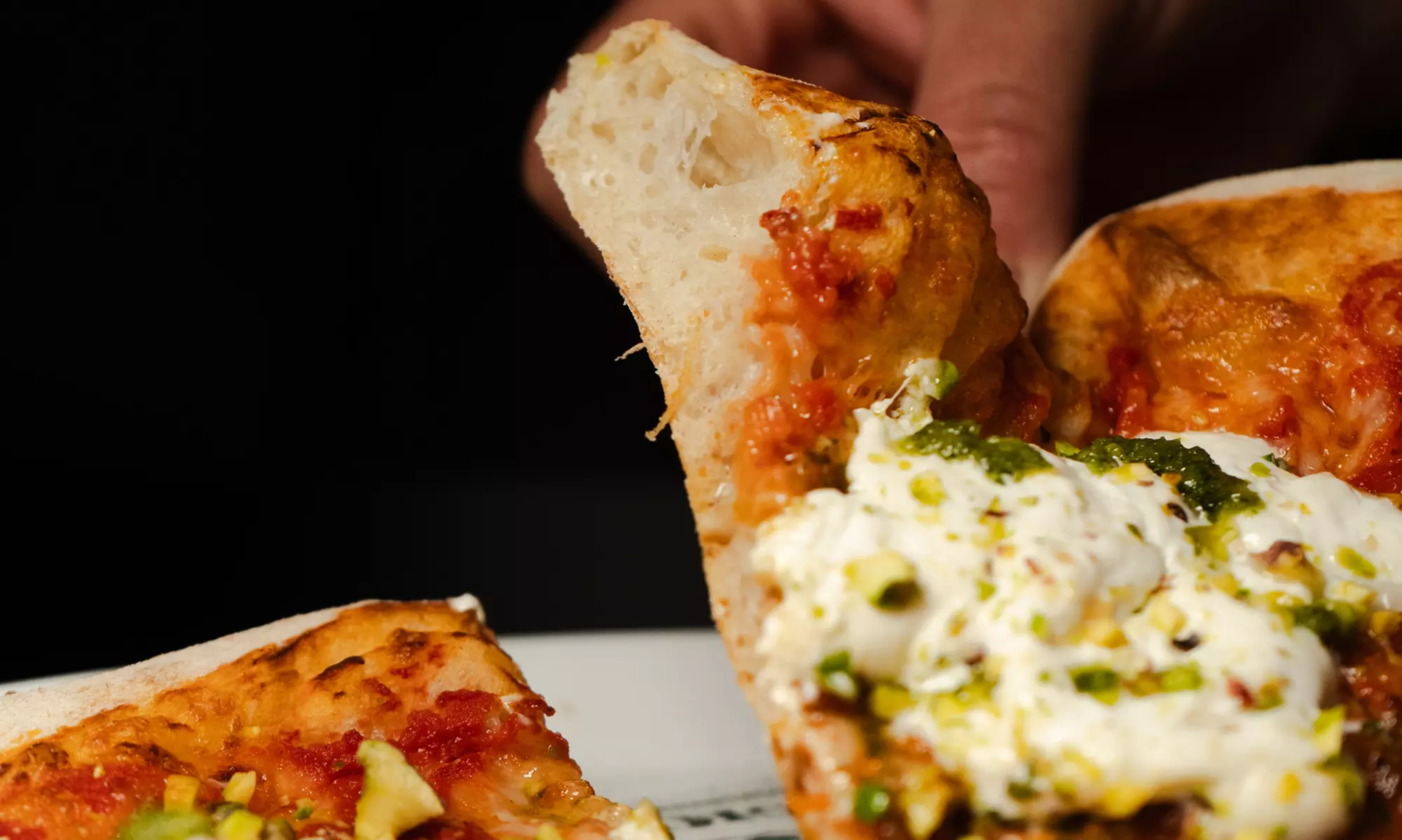 2 o 4 pizzas para llevar o consumir en el local, con opción a bebidas