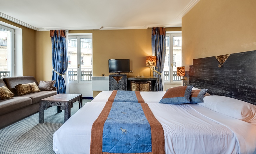 Image 4: Paris: Double, Twin or Triple Room with Breakfast