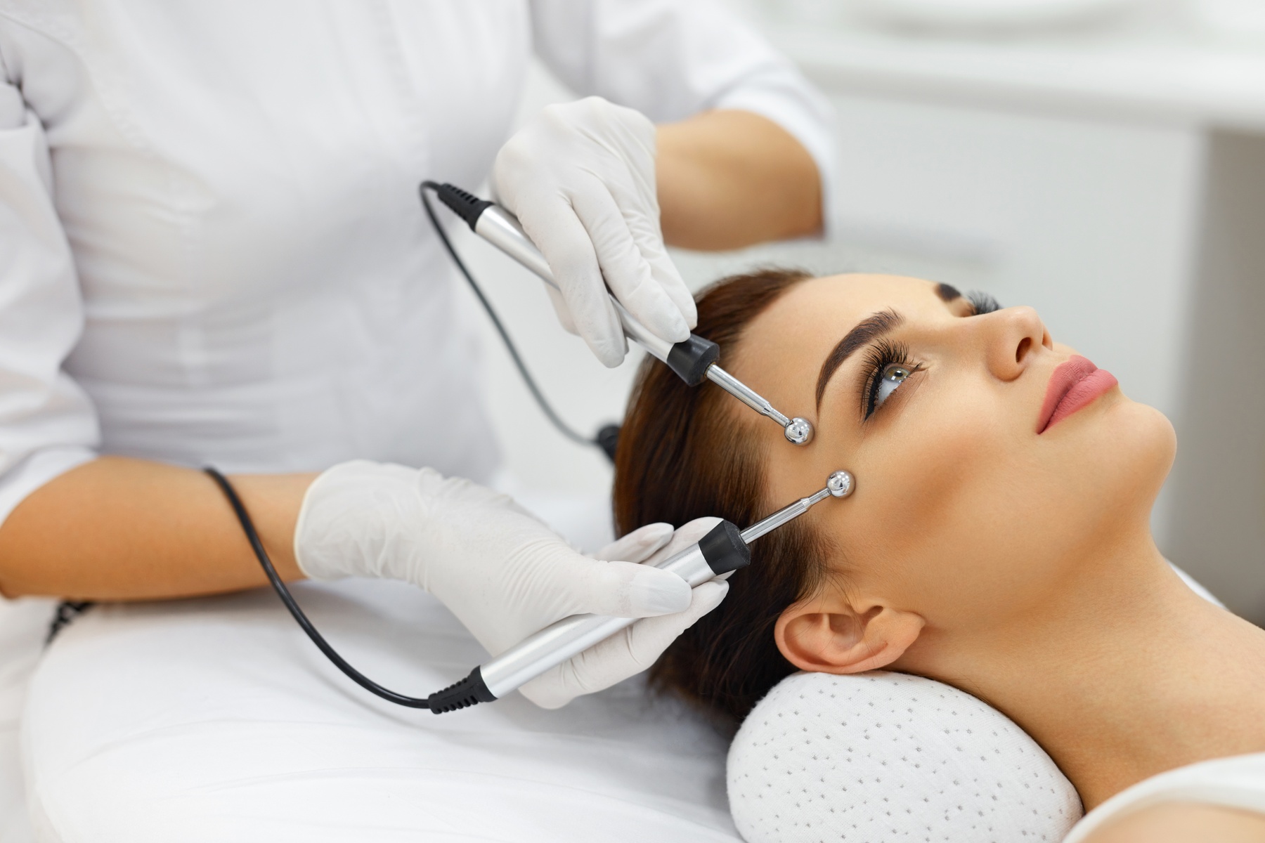 Get Glowing Skin with Microdermabrasion Facial Treatment