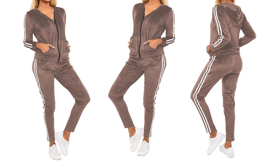 Image 7: Women's Two-Piece Velour Tracksuit