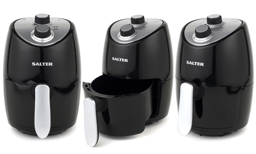 Image 7: Salter Hot Air Fryer with Removable Frying Rack